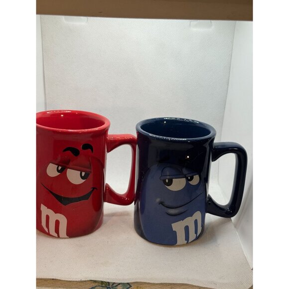 M&Ms Ceramic Coffee Mug Set Red & Blue Characters Licensed Collectibles 2011 Mad - Picture 3 of 6